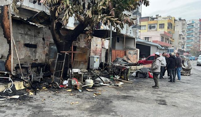 Akdeniz’de Gece Yarısı Dehşeti: Kundaklanan Evde 58 Yaşındaki Adam Yaşam Mücadelesi Veriyor
