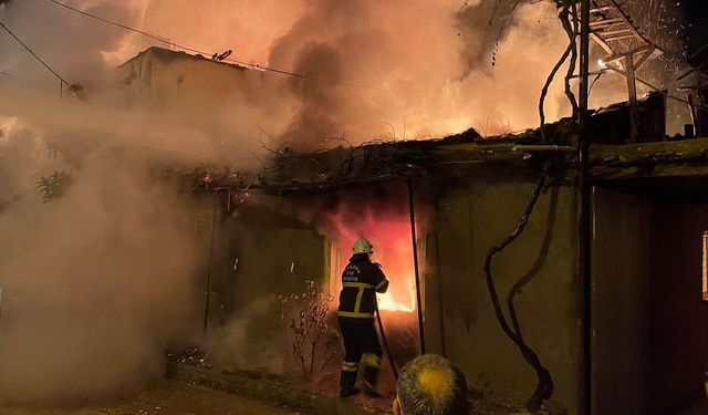 Soğuk Havalar Yüzünden BURDUR'da 2 Ev yandı