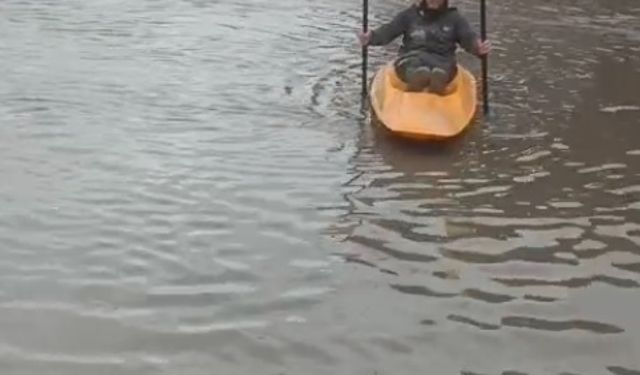 Adana'da sağanak hayatı olumsuz etkiledi (2)