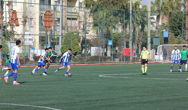 Akdeniz Belediye Spor liderliğini korudu