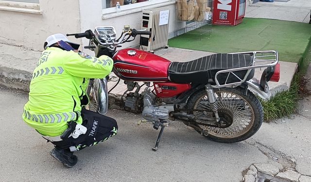 Burdur'da motosiklet kazaları: 2 yaralı