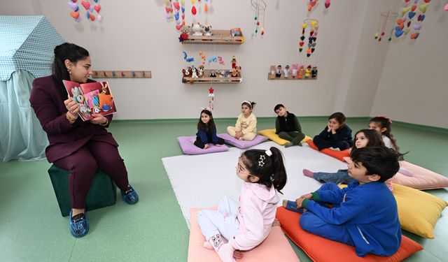 Çocuk kampüslerinde minikler eğlenerek öğreniyor