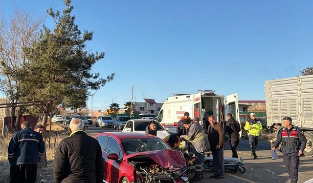Düziçi'de otomobiller çarpıştı: 2 yaralı