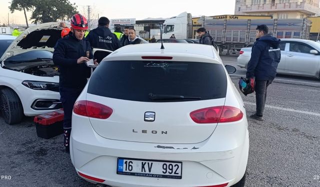 Hatay'da 5 aracın karıştığı zincirleme kaza kamerada; 4 yaralı