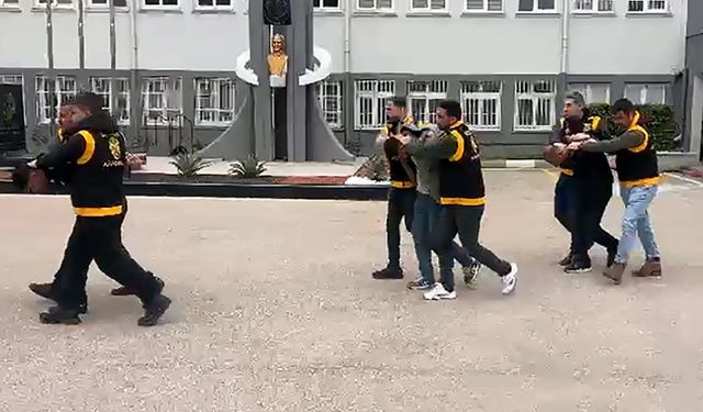 İki grup arasındaki çatışmada, sokakta yürüyen kişi vuruldu