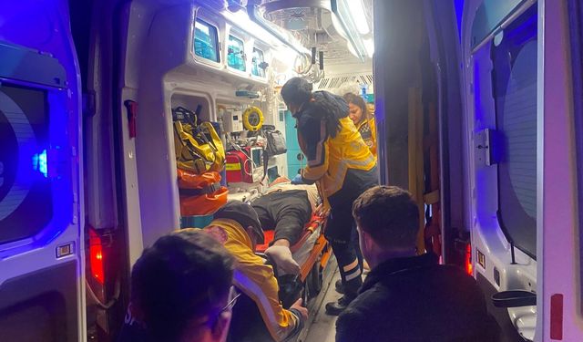 Kazada ikiye bölünen otomobilden mucize kurtuluş: 2 yaralı