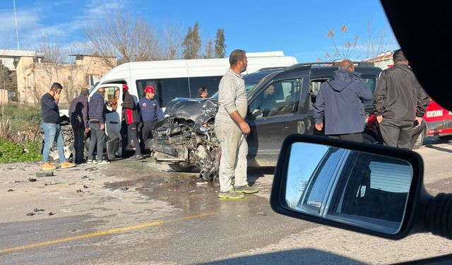 Osmaniye'de 7 kişinin yaralandığı kaza kamerada