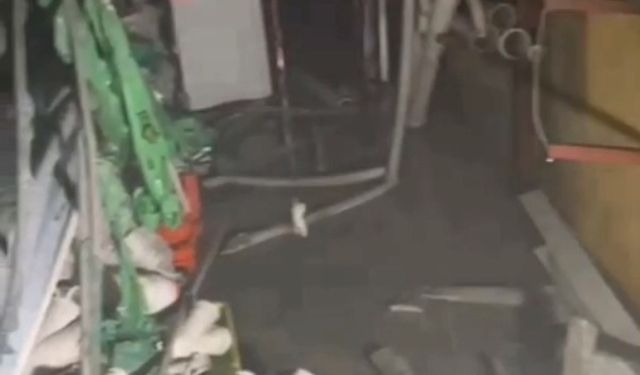 Osmaniye'de elektrik ve su tesisat malzemesi satan iş yerinde yangın