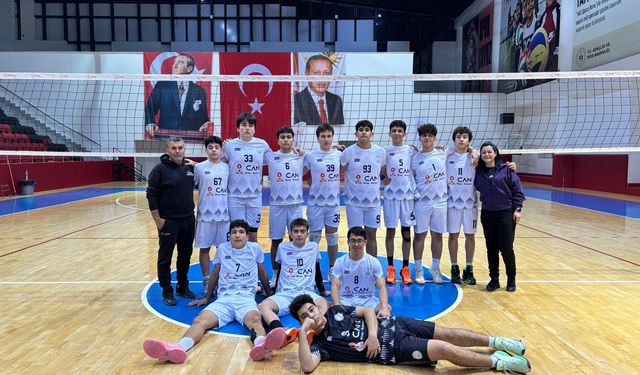 Silifke Fen Lisesi'nden voleybol başarısı