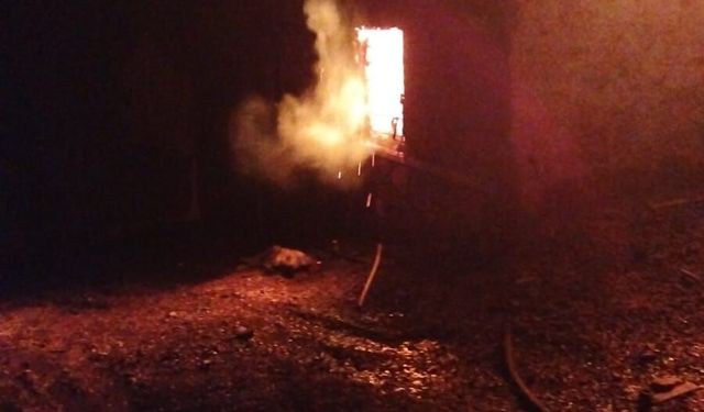 Sobadan çıkan yangın, evi küle çevirdi