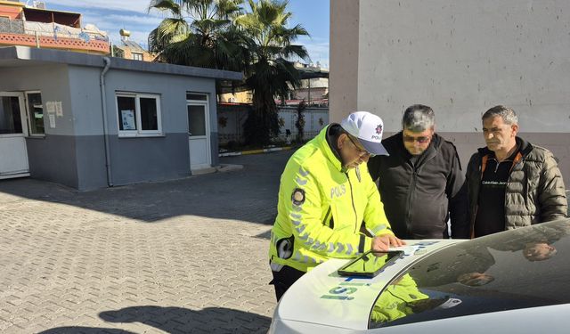 Yol verme tartışmasında minibüsün camını kıran şüpheli: Kaskıma vurunca sinirlendim (2)