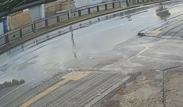 Yolun karşısına geçerken otomobilin çarptığı yaya öldü