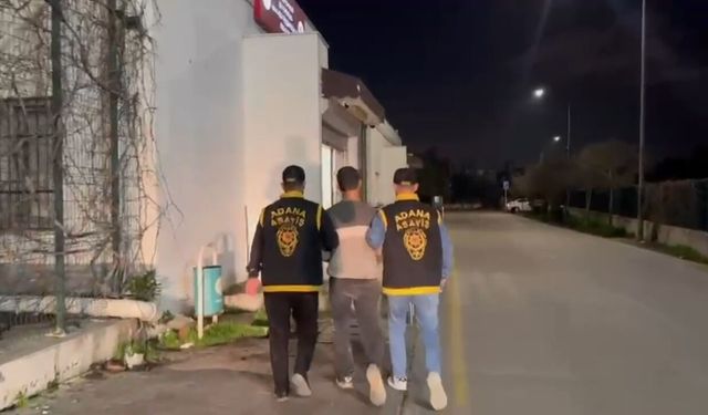 4 altın bileziği gasbeden şüpheli, üzerine kilitlenen dükkanın kapısını kırıp kaçtı (2)