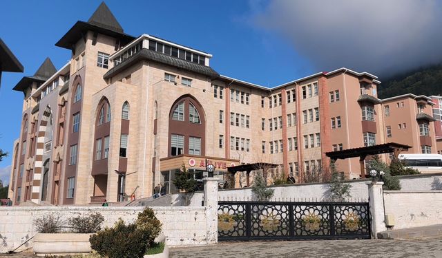 5 günlük bebeği darbeden hemşire: Bir anlık refleksle oldu