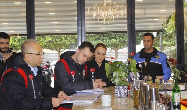 Adana'da okul önlerinde denetim gerçekleştirildi