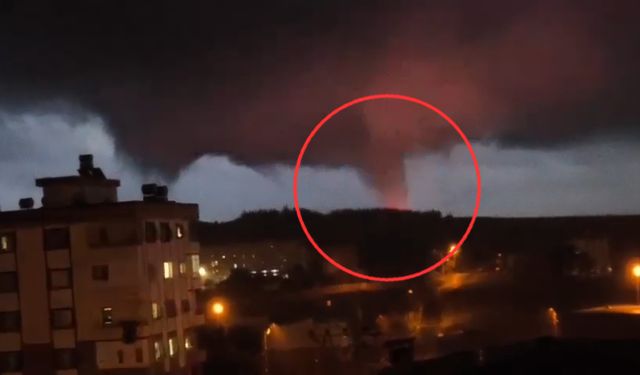 Adana'da sağanak; yollar göle döndü (2)