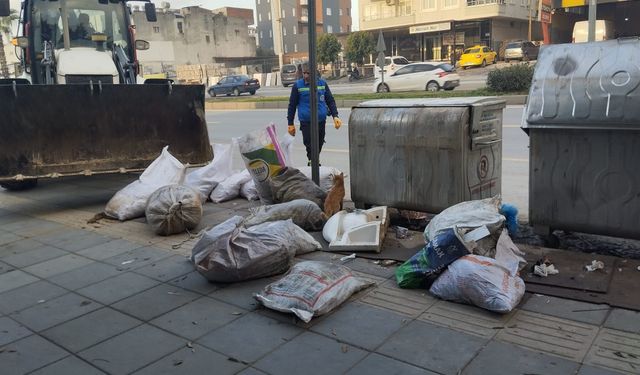 Akdeniz'de çöp taksilerle biriken çöplere acil çözüm