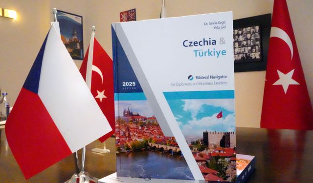 Antalya, Çekya- Türkiye kitabının kapağında