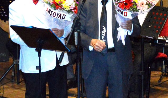 Antalya'da 'Sevgi Çiçekleri' konseri