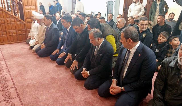 Asrın felaketinde hasar gören Reyhanlı'daki tarihi cami yeniden ibadete açıldı