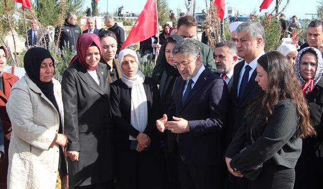 Bakan Yumaklı: Deprem bölgesinin yeniden kalkınması için çalışmaya devam ediyoruz (2)