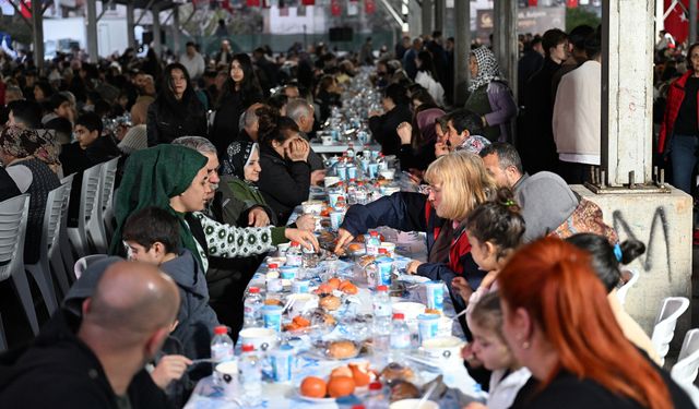 Başkan Seçer binlerce kişiyle iftar sofrasında buluştu