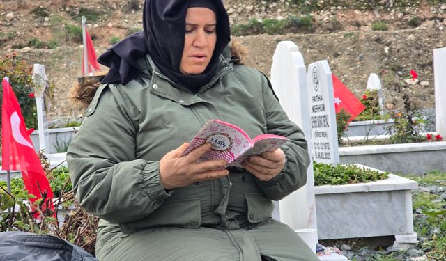 Depremin 3'üncü yıl dönümünde Hatay'da mezarlıklarda hüzün