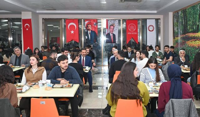 Hatay Valisi Masatlı, öğrencilerle iftar sofrasında buluştu