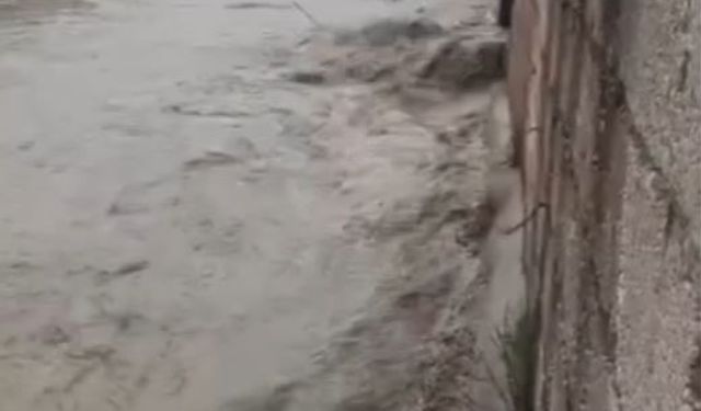 Hatay'da 3 gündür süren sağanak yağış sele yol açtı