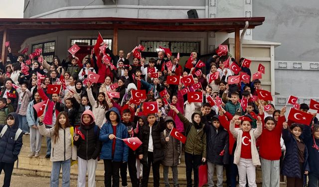Hatay'da İstiklal Bayrakla İstikbal Maarifle farkındalık etkinliği gerçekleştirildi