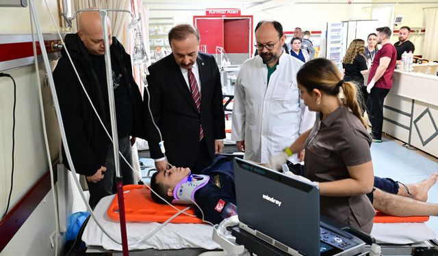 Isparta'da cezaevi ring aracı devrildi: 3 yaralı