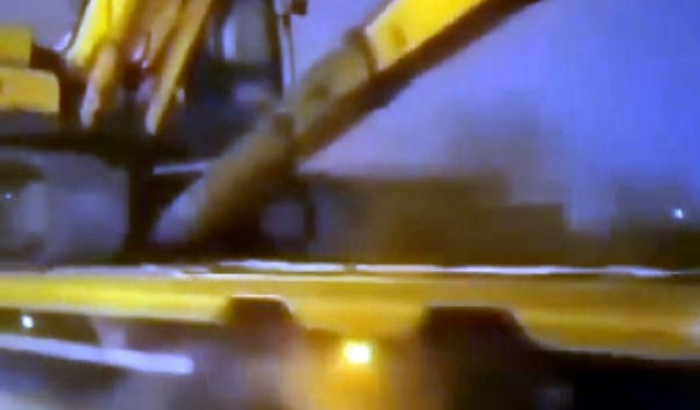 İstanbul'dan deprem bölgesine 9 saatte giden TIR Şoförü: Kadranı peçeteyle kapatmıştım