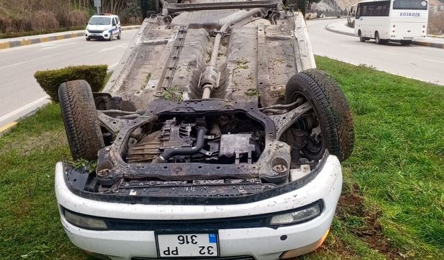 Kontrolden çıkan otomobil takla attı