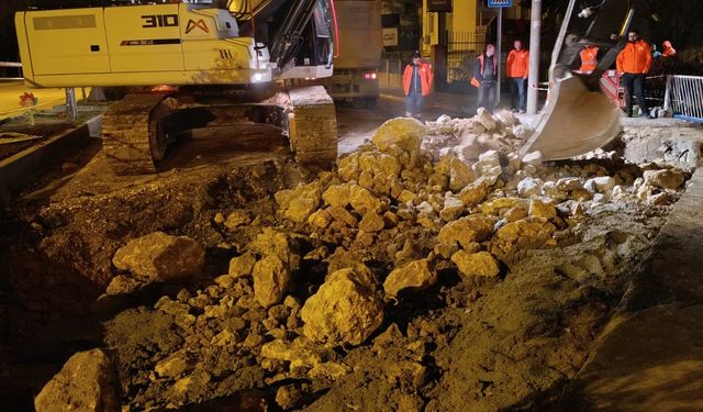 Mersin'de dolgu kaybı oluşan köprü onarıldı