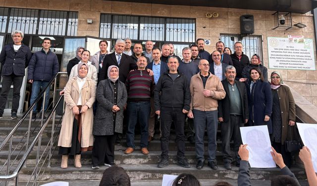 Osmaniye'de 36 yıllık öğretmene duygusal veda