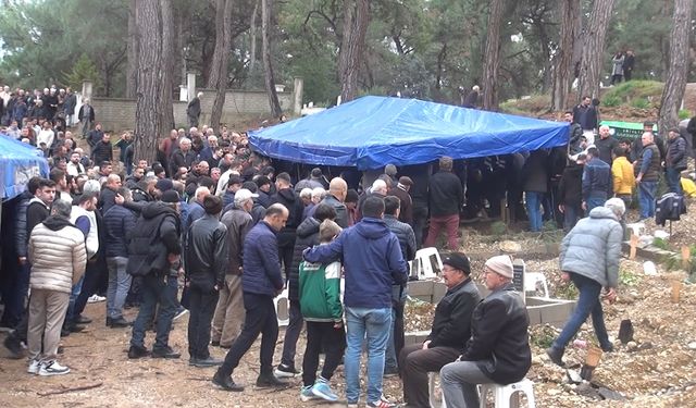 Otobüs kazasında ölenlerin cenazeleri alındı (2)