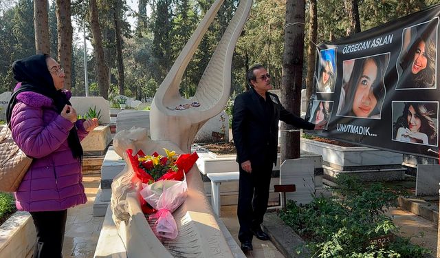 Özgecan Aslan, mezarı başında anıldı