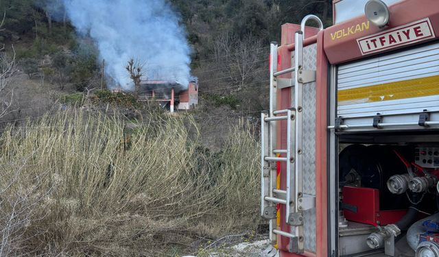 Adana'da ev yangını