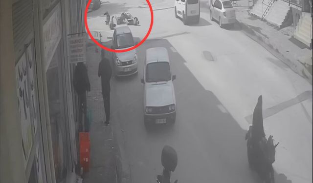 Adana'da iki motosiklet çarpıştı; 3 yaralı