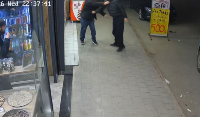 Adana'da yumruklu-tekmeli kavga kamerada