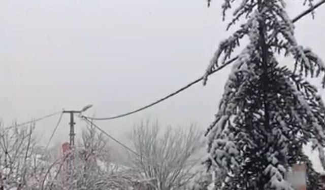 Adana'nın kuzeyinde kar, güneyinde sağanak