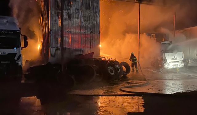 Ağır vasıta servisinde yangın