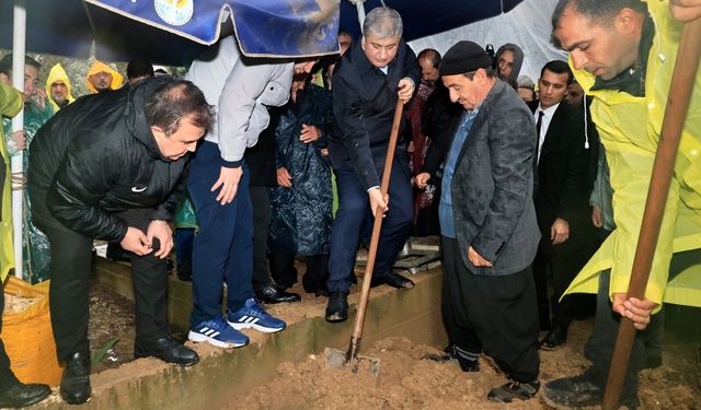 AK Parti Adana İl Başkanı Dağlı'nın annesi hayatını kaybetti (2)