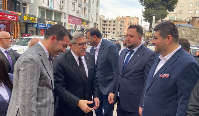 AK Parti'li Yayman: Diplomasi masası kurulmalı, barışa fırsat tanınmalıdır