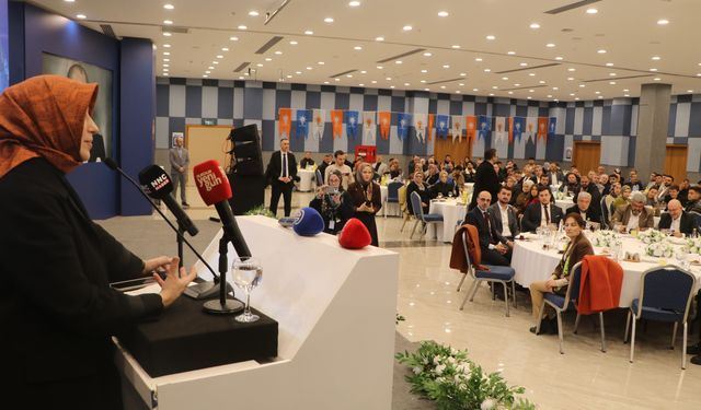 AK Parti'li Zengin: Hukuk ayaklar altında olan bir dünya görüyoruz