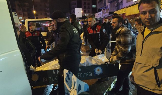 Alkollü iş yeri sahibinin tartıştığı müşteriyi öldürdüğü anlar kamerada