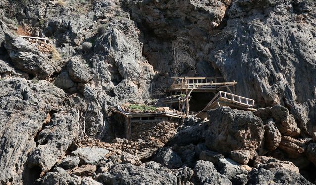 Antalya Kent Konseyi'nden 'falezler' raporu: İşgaller sonlandırılsın