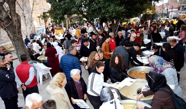 Antalyalı kadınlardan iftar sofrası