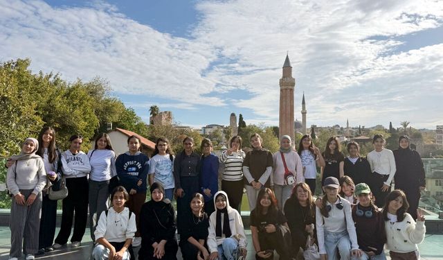 Antalyalı öğrenciler şehrini tanıyor