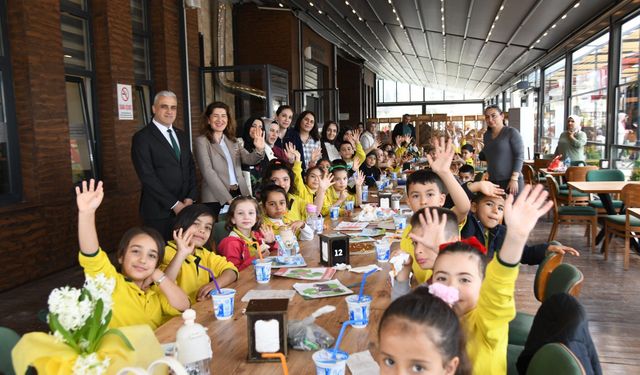 Atık pil toplayan öğrencilere pizza ikramı